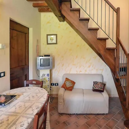 In Montalbano With Scenic Views Citta di Castello