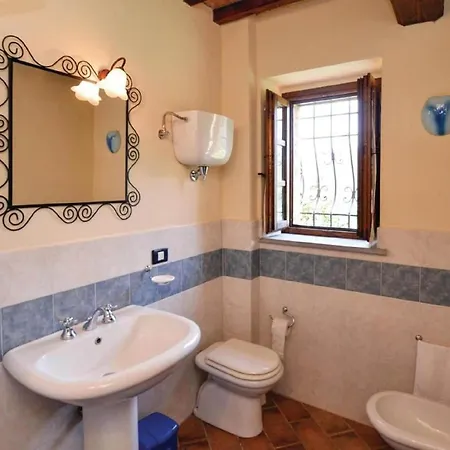 In Montalbano With Scenic Views Citta di Castello